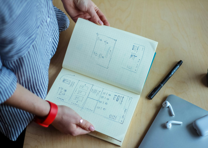 倾巢而出是什么意思，倾巢而出是贬义还是褒义